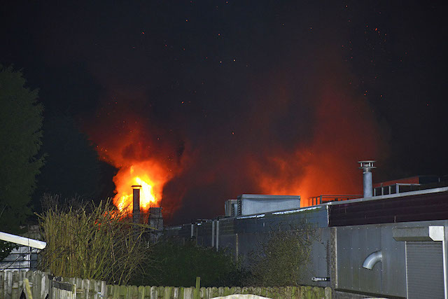 2018/47/20180218-02u12 GB 012 Zeer grote brand Jan van Gentstraat.jpg